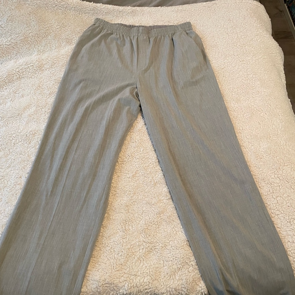 Uniqlo Women's Gray Trousers